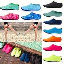 Chaussures d'eau pour femmes et hommes, séchage rapide, chaussettes aqua, natation, plage, pieds nus, yoga, exercice, accessoires sportifs, piscine, camping, indispensables. Très respirantes et légères, conviennent pour le port en été, réduisent la charge des pieds et sont faciles à transporter sur la plage. Le produit est léger, respirant et peut être commandé selon vos besoins.