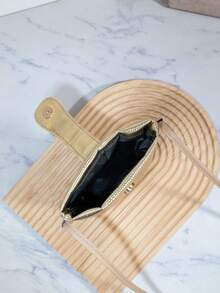 褶皱PU皮革金色手机包，简约时尚零钱包，肩背/斜挎两用，防盗扣，适合商务旅行、外出、日常佩戴、节日、婚礼、派对等场合。