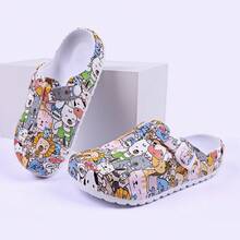 Cartoon Print Casual EVA Women Clogs, Close Toe Flat Heel Slip-On Clogs, All-Season Indoor Comfort Nurse Shoes Lightweight Waterproof Mules Clogs For Beach Wear - 彩色 - 查看 2