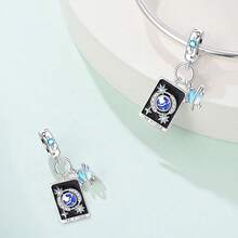 1 镀银、闪亮、彩色塔罗牌吊坠、世界卡吊坠、女王卡吊坠、生命权杖吊坠、力量直立卡吊坠、正义之剑卡吊坠、皇帝杯卡吊坠、太阳吊坠、月亮吊坠、星星吊坠、情侣吊坠、手链、项链、DIY 珠宝制作，适合作为情侣的珠宝礼物。 - 彩色 - 查看 6