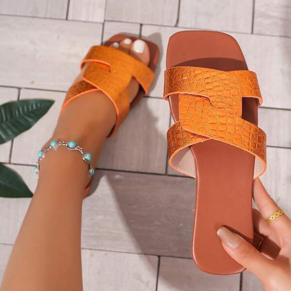 صندل صيفي مريح للسيدات ذوات المقاسات الكبيرة، صندل بفتحة أمامية مربعة، بنعل مسطح ناعم ومريح للاستخدام الداخلي والخارجي