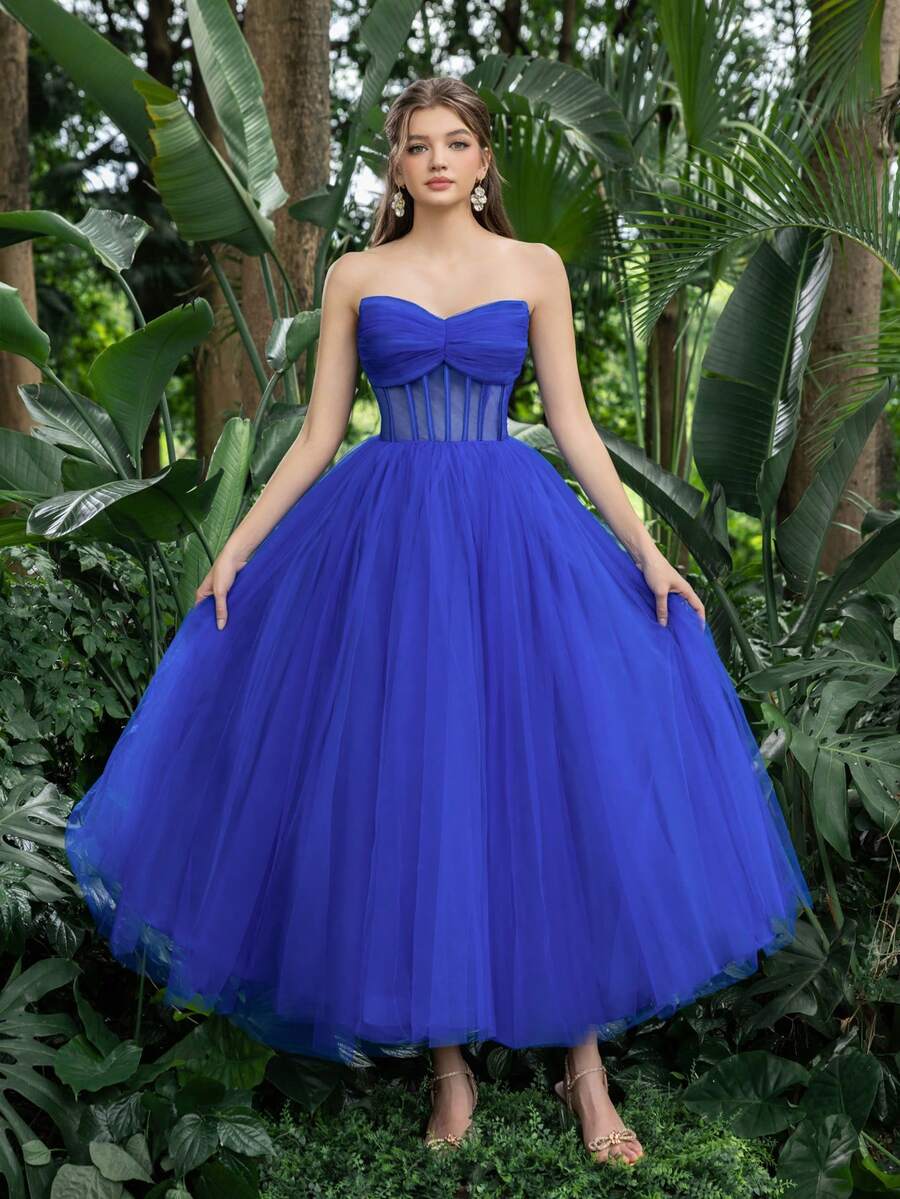 Vestidos de graduación Faeriesty con escote sin tirantes, frente fruncido, Body transparente y falda de tul. Vestido de graduación y fiesta perfecto para volver al colegio, reuniones, bailes y eventos de cóctel - azul real - Ver 1