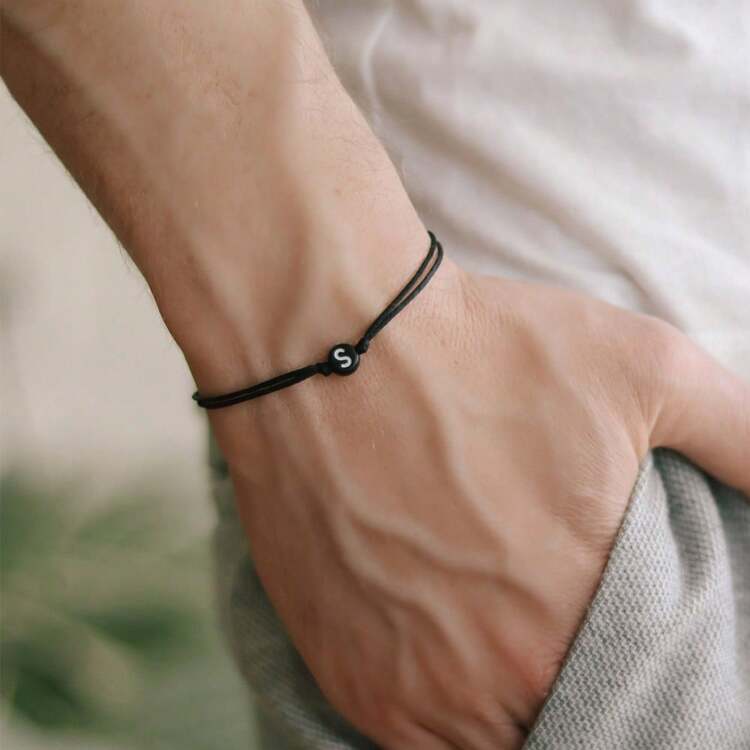 سوار بحبل أسود بسيط مع حرف - مجوهرات للارتداء اليومي قطعة واحدة - الأسود - مشاهدة 4