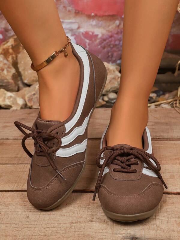 1 paire de baskets de canevas casual à lacets de style de rue, légères et , exprimant un style simple et décontracté, convenant pour le port en extérieur dans toutes les saisons