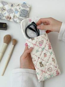1Pc Cute Heart& Bear Pattern Quilting Glasses Bag ,Travel Glass Pouch ,Girls Glasses Storage Box, Sunglasses Accessories Featuring A Cute Print Style, Cartoon Design, And A Girlish Heart Pattern, Perfectly Protecting Sunglasses And Making It A Great Gift For Summer Vacation ,Journey