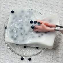 Jouet squishy de grande taille mignon de 6 cm/2,36 pouces en forme de patte de chat. Super doux et compressible, idéal pour le soulagement du stress. Expédié au hasard avec ou sans fourrure.