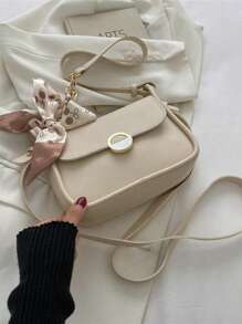 [Bolso Bandolera Cuadrado] Bolso de hombro de mujer de piel sintética pequeño | Correa de hombro ajustable, detalle elegante de lazo y hebilla dorada | Disponible en negro/blanco, beige, verde claro, azul verdoso