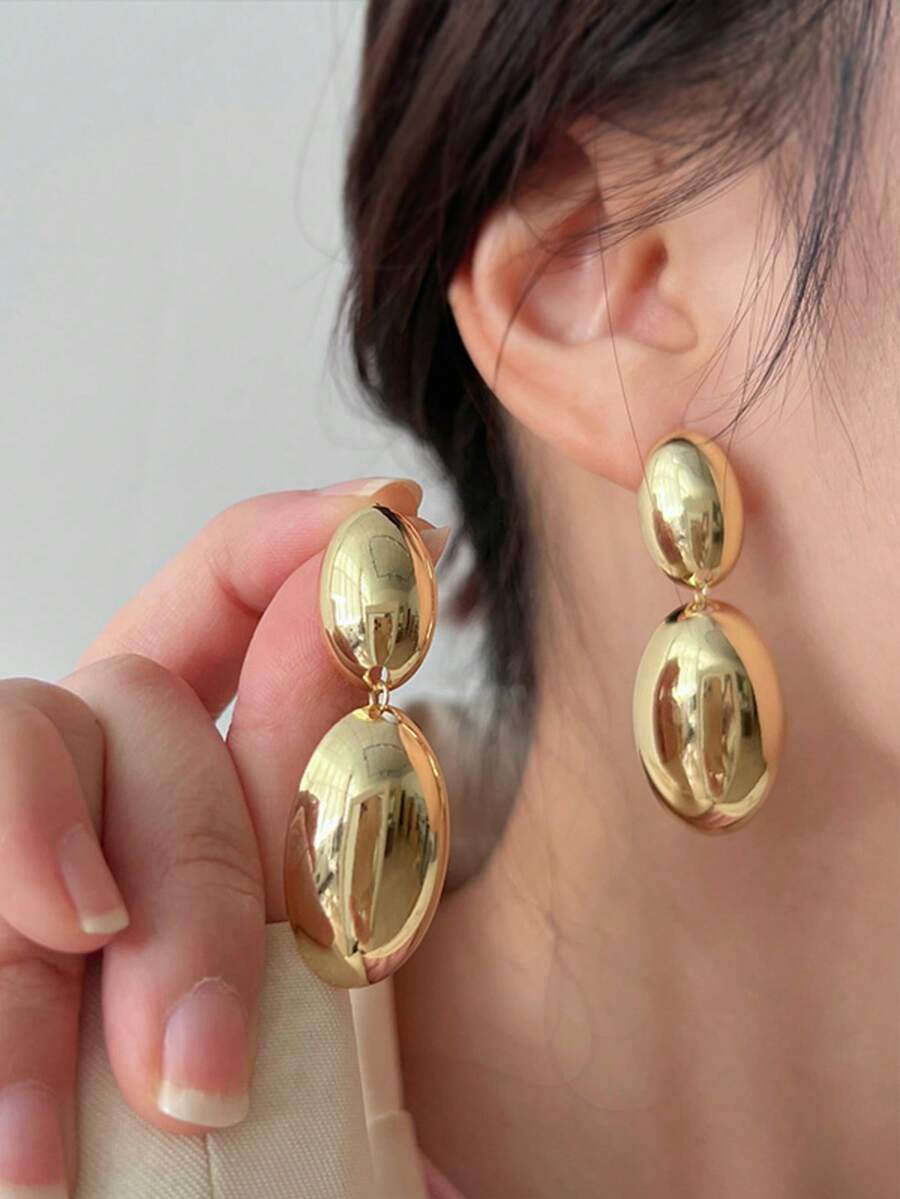 Double Oval Matte Metal Earrings - Understated Luxury For Work, Dates Or Everyday Life - Emas - View 1