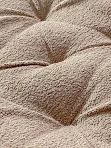 Puff Canoa Decorativo Suede Veludo com Pés Palito Madeira • Resistente até 150kg • Confortável e Moderno