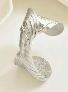 1 pieza Brazalete de bangle abierto con línea exagerada y acabado mate, adecuado para el uso diario de mujeres