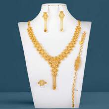Conjunto de 5 piezas de novia de estilo francés romántico de lujo en forma de pétalos florales con flecos de cobre resistente a la oxidación en oro de 18K y oro champán para bodas y festivales en Dubái