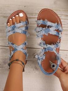 Sandálias femininas rasteiras de verão - Design casual com tira cruzada no tornozelo, bico redondo, sola de borracha confortável, cabedal jeans moderno, adequado para passeios de verão e praia