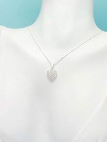 The Heart-Shaped Pendant Necklace Inlaid With Zirconia Is The First Choice For Elegant And Tasteful Women. The Surface Is Plated With 925 Silver To Prevent Allergies. - 銀色 - 查看 5