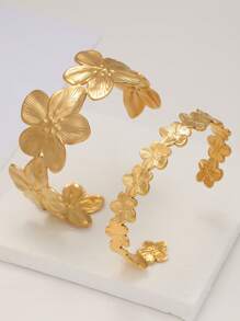 Floral Pattern Fashionable Retro Stainless Steel Bracelet, Suitable For Daily Wear And Holiday Gifting