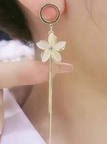 Exquisite Floral Tassel Drop Earrings, Asymmetric Design With Green Cat Eye Stones, Women Fashion Long Earrings