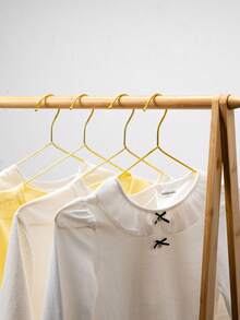 10/20 Golden Metal Hanger (42cm In Length, Made Of Metal, With Minor Scratches; Black Spots Are Normal And Do Not Affect Usage), Designed To Hang Ties And Scarves, Space-Saving, Suitable For Wardrobes. Ideal For Autumn, Holidays, Rooms, Home, Bedrooms, Spring, Minimalist-Style Settings, And Can Complement Summer Tops As Decoration.