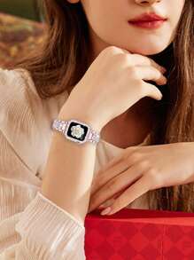 2 pièces/Ensemble Bracelets de montre Apple Bracelet de montre Apple Rose+ Étui de protection pour montre Apple Breloque en métal avec diamants scintillants. Le bracelet et l'étui de protection conviennent aux séries Ultra SE 10/9/8/7/6 5/4/3/2/1 compatibles avec les tailles de bracelets de montre Apple de 38 mm, 40 mm, 41 mm, 42 mm, 44 mm, 45 mm, 49 mm. 2 pièces de remplacement de bracelet de montre en métal avec des strass pour dames