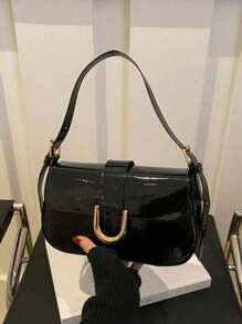 A New Retro Fashion Underarm Bag For Fall And Winter Season, Hardware Belt Buckle Decoration, Flap Opening, Adjustable Shoulder Strap, Small Capacity, Lightweight Extremely Simple Shoulder Bag. Suitable For Women's Daily L