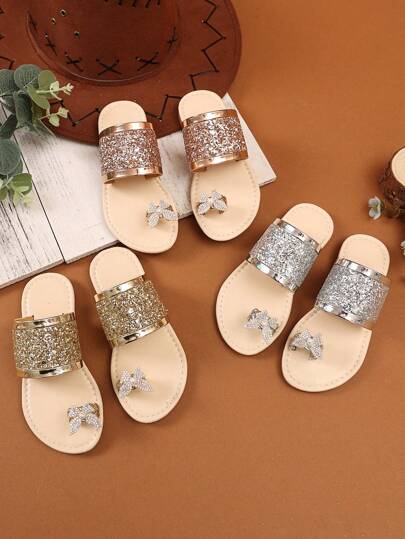 1 Pair Baby Girls Shiny Gold Flat Beach Sandals, Colorful Rhinestone Strap, Woven PU, Peep Toe, Pearl & Butterfly Design, Luxury Fashion Slip-On Slippers, Suitable For Baby Girl Daily, Casual, Beach, Party, Summer