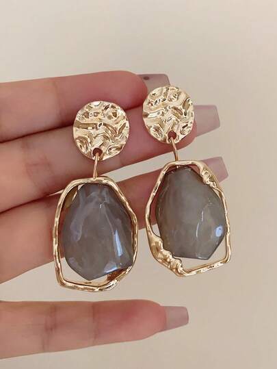 一对金属树脂复古渐变色吊坠耳环，优雅日常佩戴，适合派对、节日和正式场合。