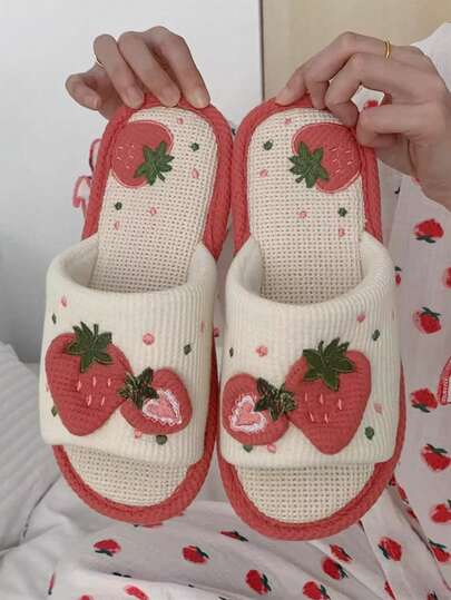 女士亚麻可爱草莓图案家居拖鞋，休闲舒适蓬松露趾平底室内卧室拖鞋，适合女性、学生、家庭、花园、办公室、所有季节，温暖的草莓拖鞋