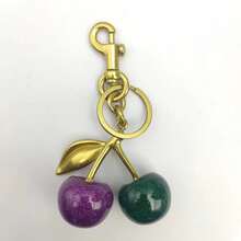 跨境时尚背包挂饰混合金属金色樱桃钥匙扣，樱桃汽车钥匙扣，包包挂件装饰母亲节学校汽车配件可爱哥特Y2k万圣节配件教师节圣诞节礼物创意包包挂绳带身份证夹汽车配件包包挂饰 - 金色 - 查看 6