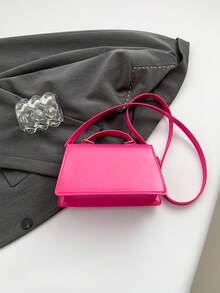 Modisch minimalistischer einfarbiger Umhängetasche für Frauen mit einem Schulterriemen, diagonalem Kreuz-Body-Design, metallischem Beschlag und kleinem quadratischem Korpus - Heißes Pink - Übersicht 5