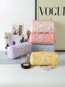 1个！少女魅力爆棚！蝴蝶结格纹笔袋~清新格纹图案，大容量收纳，轻松收纳文具杂物。柔软可爱的造型，点亮你的书桌——学生和通勤族必备的精致收纳包，适合返校季、学校用品、笔袋、书包等。 - 彩色 - 查看 12