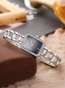 1 Stück Mode Damenuhr, Diamant Dekoriertes Uhrwerk Mit Quadratischem Zifferblatt Und Zartem Armband Aus Quarz