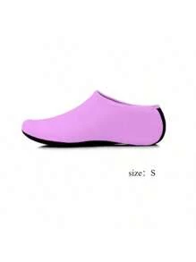 Chaussures d'eau pour femmes et hommes, séchage rapide, chaussettes aqua, natation, plage, pieds nus, yoga, exercice, accessoires sportifs, piscine, camping, indispensables. Très respirantes et légères, conviennent pour le port en été, réduisent la charge des pieds et sont faciles à transporter sur la plage. Le produit est léger, respirant et peut être commandé selon vos besoins.