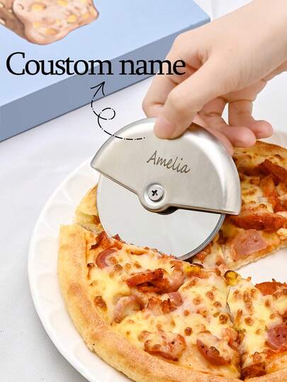 Cortador de pizza personalizable de acero inoxidable - Cortador de pizza grabado con diseños únicos - Opciones de impresión por ambos lados o un solo lado - Múltiples patrones de pizza divertidos disponibles - Ideal como regalo para amantes de la pizza, chefs en casa y entusiastas de la comida - Perfecto para cumpleaños, bodas, aniversarios y fiestas de inauguración de la casa