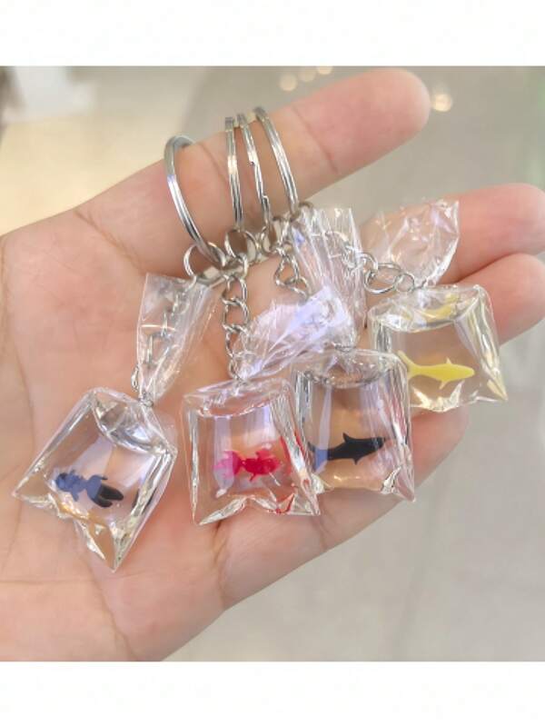 4pcs Resin Lifelike Fish Keychains, Creative Transparent Koi Carp Keyring Pendant Accessories School