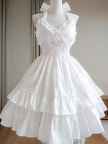 一件可爱迷人的纯色复古优雅缎面洛丽塔无肩带露肩连衣裙，适合洛丽塔角色扮演或日常休闲穿着，也适合万圣节、派对等场合。