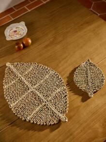 Cirelle Handmade Grass Weaving Table Mat Heat Insulation Mat With Leaf Shape For Dining Table Decoration, Bohemian Style , Rama Table Decor, Family Dining, Party Use, Kitchen Supplies, Kitchen Use, B&B Decor, Garden Use, High-End Hotel Supplies