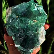 1件波西米亚风绿色萤石晶体标本（岩石水晶有天然裂纹，非损坏），晶簇，岩石水晶，未经加工的萤石矿物标本，优雅，适合圣诞节、感恩节、情人节、母亲节、父亲节等节日。 - 綠色 - 查看 10