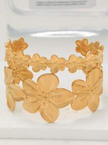 Floral Pattern Fashionable Retro Stainless Steel Bracelet, Suitable For Daily Wear And Holiday Gifting