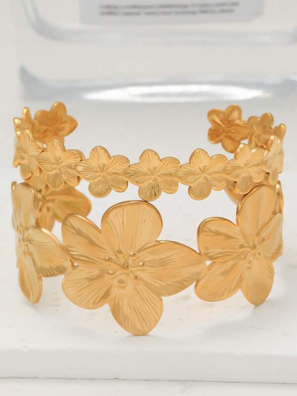 Floral Pattern Fashionable Retro Stainless Steel Bracelet, Suitable For Daily Wear And Holiday Gifting