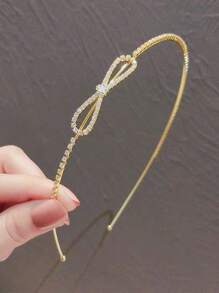 1 pièce Serre-tête vintage mignon et minimaliste en alliage de zinc avec nœud strass, accessoire étincelant convenant pour les fêtes et l'usage quotidien, serre-tête, diadème, cerceau à cheveux