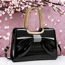 1 件女士超大蝴蝶结手提包，金色手柄，多种颜色可选（粉色、红色、白色、蓝色、卡其色、黑色、棕色），PU 材质，拉链开合，适合外出，可装化妆品、手机、雨伞，2025 年新品