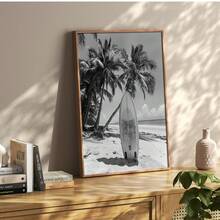 1 pieza Arte de pared sin marco Escape costero - Fotografía de playa en blanco y negro con palmeras y silueta de tabla de surf vintage, impresión de arte de retiro oceánico minimalista, decoración de vacaciones de lujo para dormitorio/sala de estar/estudio/dormitorio/casa de playa - Blanco y Negro - Ver 4