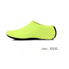 Chaussures d'eau pour femmes et hommes, séchage rapide, chaussettes aqua, natation, plage, pieds nus, yoga, exercice, accessoires sportifs, piscine, camping, indispensables. Très respirantes et légères, conviennent pour le port en été, réduisent la charge des pieds et sont faciles à transporter sur la plage. Le produit est léger, respirant et peut être commandé selon vos besoins.
