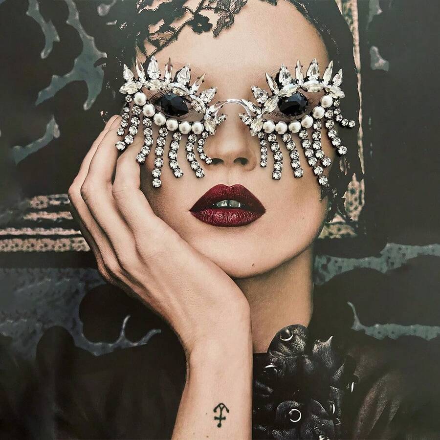 Ladies' Black Funny Prop Glasses Frame, Suitable For Parties, Festivals, And Daily Wear - Gold - View 1