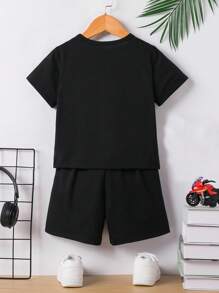 Set de 2 piezas de camiseta de manga corta con cuello redondo suave y estampado de araña, y pantalones cortos informales y lindos para niño, para el verano