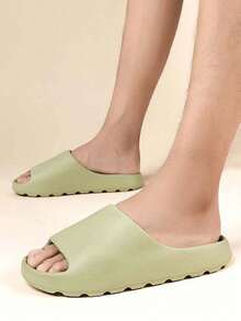 TIKP Herren leichte Slip-On EVA Pantoffeln, lässige rutschfeste Slides, offene Zehenpartie für Innen/Außen Strand Dusche, geeignet für alle Jahreszeiten - Verschiedenfarbig - Übersicht 9