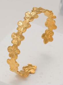 Floral Pattern Fashionable Retro Stainless Steel Bracelet, Suitable For Daily Wear And Holiday Gifting