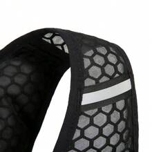 轻便透气吸汗跑步背包背心，配有可调节水袋，适合越野跑、马拉松、慢跑、骑行等运动，男女皆宜的大容量旅行背包。 - 黑色只有背包 - 查看 11