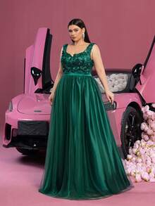 Faeriesty Luxe Plus ELegant Floral Applique Bodice Contrast Mesh Hem Formal Prom Evening Dress - Dark Green - View 5
