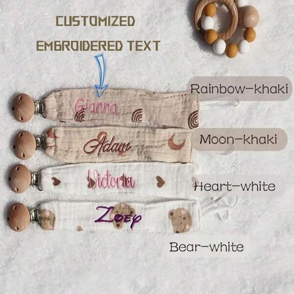 1 Stück personalisierte bestickte Schnullerclip, individualisierter Stoffschnullerclip mit Holzclip, Anti-Verlust-Haken, Kragen-Clip, handbestickt mit Namen/Buchstaben, stylisch, weich & bequem, farbig, süß & einzigartig, individualisiertes Geschenk, geeignet als Geschenkidee zu Gedenktagen, Halloween, Thanksgiving, für Freunde, gemütliches Geschenk, Holzkettengabe, Feiertagsgeschenk, Geburtstagsgeschenk, Neujahrgeschenk