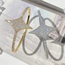 1 Stück minimalistisches Damen Armband mit Viereckigem Sterndesign und Zirkonia Steinen