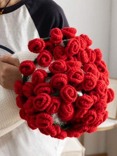 1件手工钩织玫瑰花毯，腈纶材质，优雅蓬松，铃兰图案，饰有流苏牛奶玫瑰，可用作床毯或沙发毯，母亲节送给妈妈的礼物